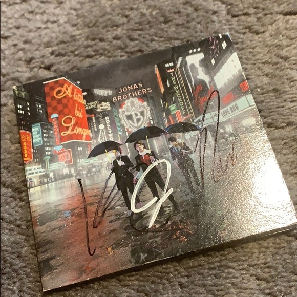 jonas brothers vintage HAND AUTOGRAPHED CD - Picture 1 of 4